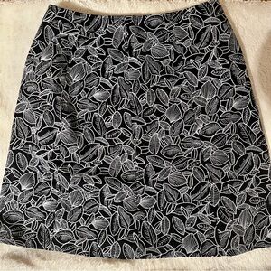 Vintage Talbots Petites Black & White Leaf Print Skirt